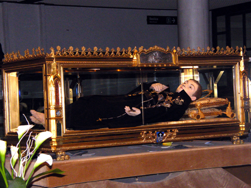 Urna de San Gabriel de la Dolorosa