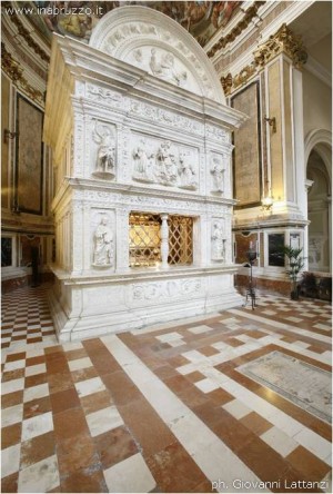 Mausoleo de San Bernardino de Siena