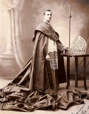 Fotografía oficial del Siervo de Dios como obispo de Chiapas.