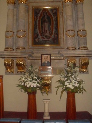Vista del relicario del Beato Luis Padilla. Capilla de Nuestra Señora de Guadalupe, en la Parroquia de San José de Analco, México.