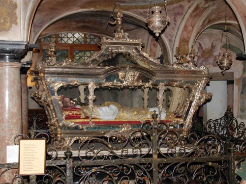 Vista del sepulcro de San Julio de Novara (San Julio de Orta). Isola di San Giulio, Novara (Italia).