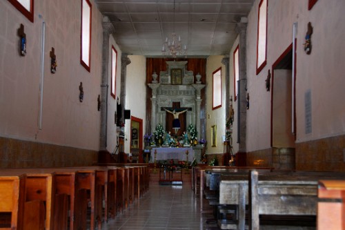 Interior de la Iglesia de San José del Tizonazo, Durango, donde se venera al Señor de los Guerreros.