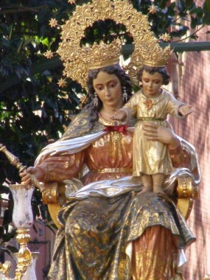 Imagen de María Auxiliadora venerada en el barrio de Triana, Sevilla (España), conocida como "La Sentaíta".