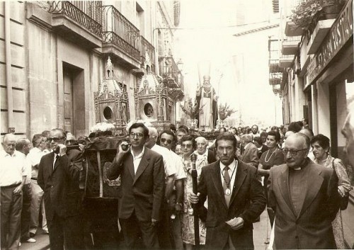 Procesión de las reliquias de San Jerónimo Hermosilla, en su localidad natal, el día 19 de septiembre de 1987.