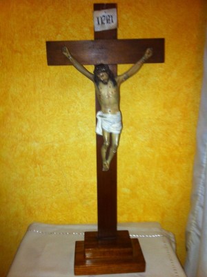 Vista del Cristo Crucificado que la Santa tenía en la cabecera de su cama.