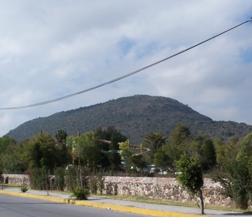 Cerro Ponzha, centro de idolatría, en sus cercanías los misioneros evangelizaron y sentaron la devoción a la Inmaculada como Santa Jacoba.