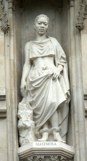 Escultura de Manche Masemola en la galería de mártires del siglo XX. Abadía de Westminster, Reino Unido.