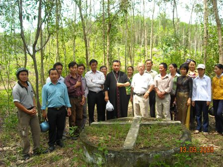 Tumba de mártires en la parroquia de Xuan Thanh.