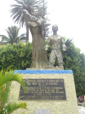 Vista del Monumento al Peregrino, en el camino del Santuario de Talpa.