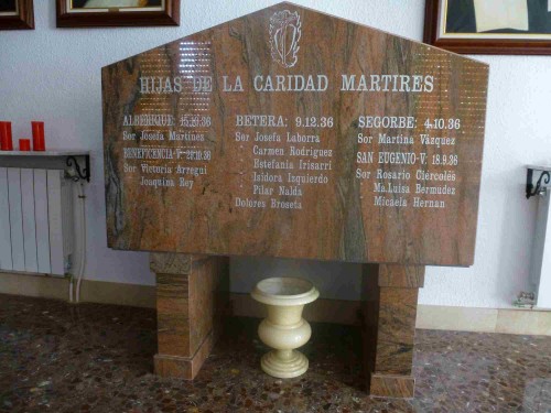 Sepulcro de las Hijas de la Caridad mártires en Valencia. Capilla de la Casa Hogar de San Eugenio, Valencia (España).