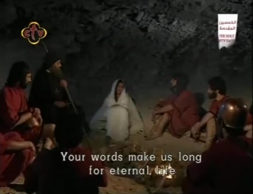 Escena de la película copta: el ermitaño Mateo instruye a Behnam, Sara y los 40 soldados en la fe cristiana.