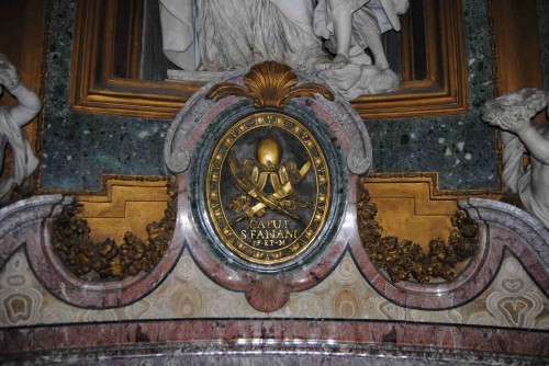 Reliquia del cráneo de San Fabián en la capilla Albani de San Sebastiano Fuori le Mura, Roma (Italia).