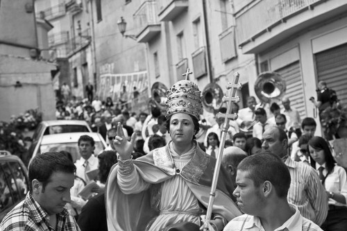 Fotografía de la procesión en honor al Santo en la ciudad italiana de Cairano. Fuente: www.cairanoproloco.it