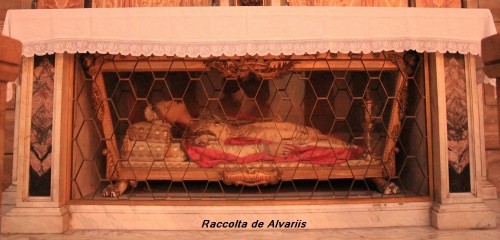 Vista actual de las reliquias de Santa Bonosa en la iglesia de Santa María de la Merced y San Adrián, Roma (Italia). Fotografía: Alvaro De Alvariis.
