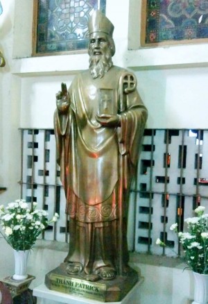 Estatua del Santo en su iglesia de Ciudad Ho Chi Minh, Vietnam.