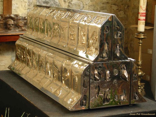 Relicario actual que contiene las reliquias de la Santa. Colegiata de la Santa en Nivelles, Bélgica. Fotografía: Jean-Paul Grandmont.