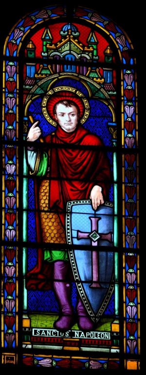 Vidriera del Santo -que nuevamente ostenta el retrato de Bonaparte- en la iglesia de San Luis de Vichy (Francia).