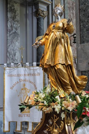 Imagen-relicario procesional de la Santa, atribuida al taller de Gian Lorenzo Bernini. Catedral de Santa Maria Assunta, Sutri (Italia).