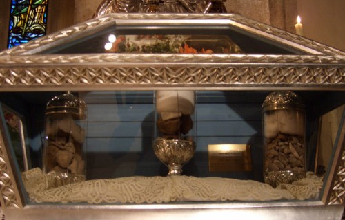 Reliquias de San Pardo en la catedral de Larino, Italia.
