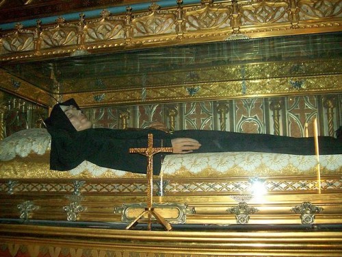 Urna de la santa en Valencia, España.