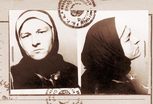 Ficha de la madre Teodosia Latcu en el archivo policial, cuando fue arrestada por el régimen comunista.