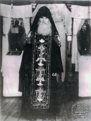 Foto de San Kuksha de Odessa cuando estaba en la Laura de las Grutas de Kiev.
