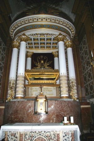 Altar-sepulcro del Santo. Iglesia de Montesión, Palma de Mallorca, España.