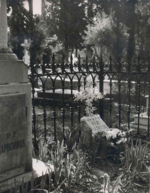 Primera sepultura del Beato, en el cementerio de San José.