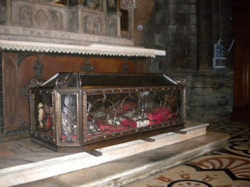 Urna de los santos Arialdo y Erlembaldo. Catedral de Milán, Italia.