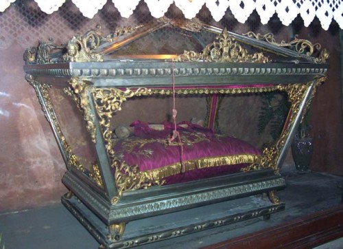 Relicario del santo en su tierra natal.