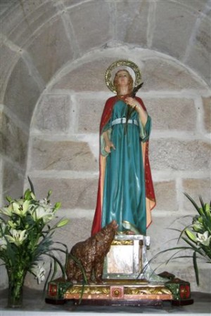 Imagen de Santa Columba, mártir, en su iglesia de Rianxo, La Coruña (España).