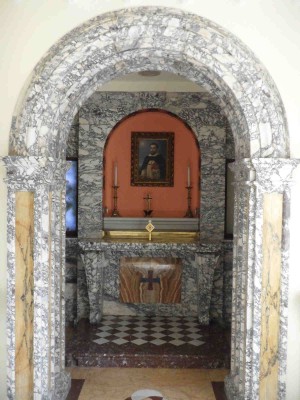 Lugar donde murió el Santo en la iglesia de Santo Tomás in Formis, convertido en capilla.