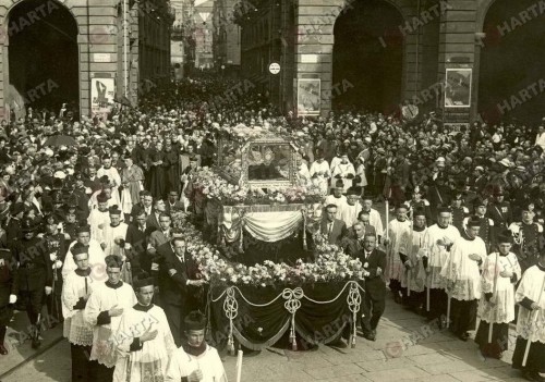 Procesión con las reliquias del Santo.