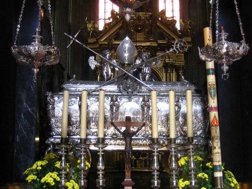 Urna del santo. Catedral Wawel de Cracovia.