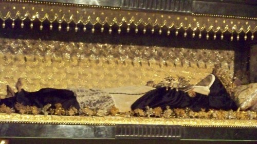 Detalle del cuerpo incorrupto de la Santa.