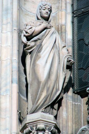 Escultura decimonónica de Santa Valeria, matrona mártir. Duomo di Santa Maria Nascente, Milán (Italia).