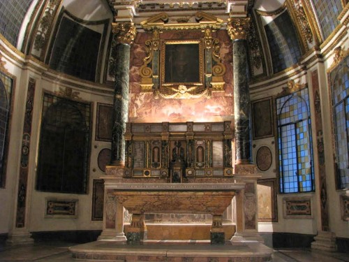 Sepulcro del Santo en la capilla del Palacio Altemps, Roma (Italia).
