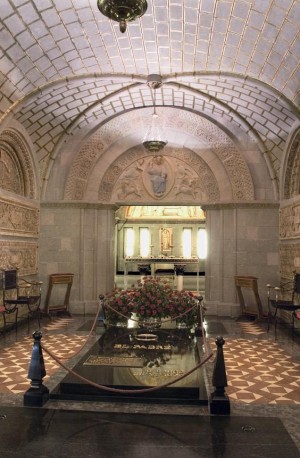 Tumba del Beato Álvaro en la cripta de la iglesia prelaticia.