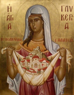Icono ortodoxo griego de la Santa sosteniendo una maqueta de su catedral en Galatsi, Atenas (Grecia).