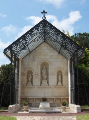 Vista del sepulcro del Beato.