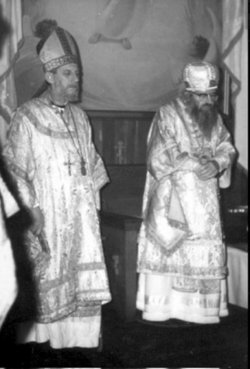 Foto de San Juan Maximovich y San Juan de Saint-Denis.