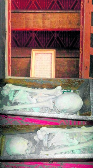 Presuntas reliquias de los santos Germán y Servando en la iglesia de San Jorge de Alcalá de los Gazules (Cádiz).
