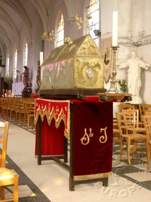 Urna del santo en Saint-Josse-sur-Mer (Francia).