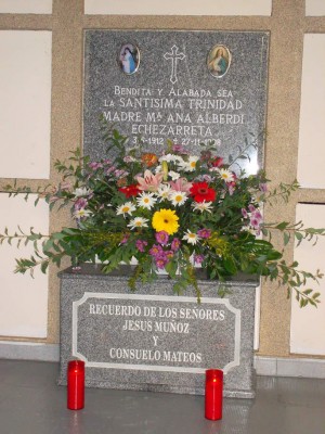 Antiguo sepulcro de la Sierva de Dios.
