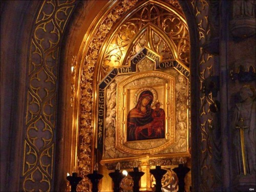 Vista del icono instalado en el altar mayor. Iglesia de San Agustín y Santa Catalina, Valencia (España).