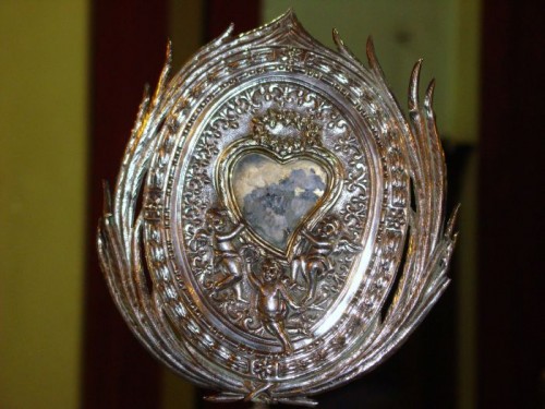 Relicario con el corazón de San Vito. Macchia di Giarre, Italia.