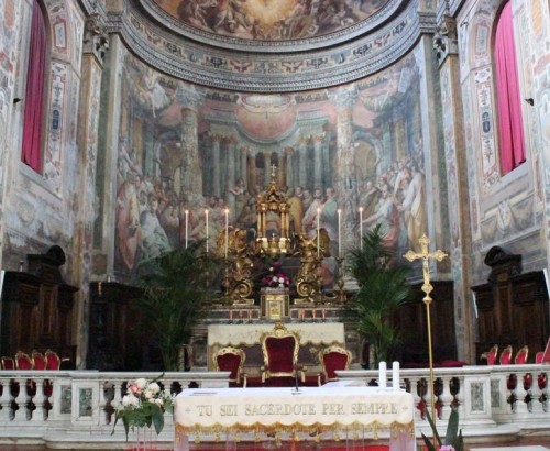 Altar mayor de la iglesia del Santo Spirito de Sassia, Roma, que presuntamente acoge las reliquias de la Santa desde 1674. Fotografía: Alvaro de Alvariis.