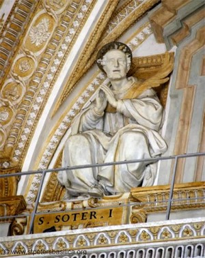 Escultura de San Sotero Papa. Basílica de San Pedro del Vaticano, Roma (Italia). Fuente: stpetersbasilica.org