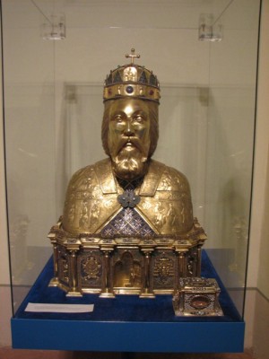 Relicario del santo en la catedral de Oradea (Rumania).