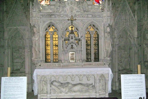 Sepulcro del santo en su iglesia de Limoges (Francia).